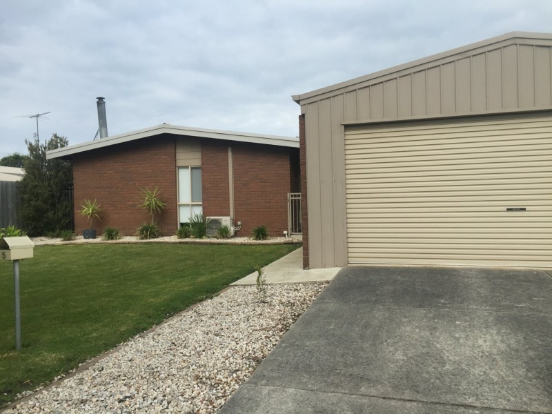 5 Youll Grove, Inverloch VIC 3996