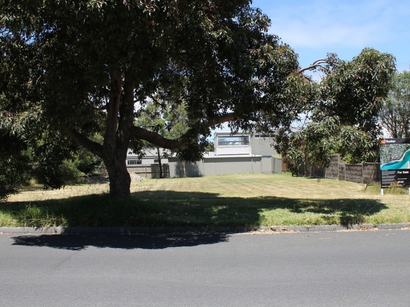 16 Venus Street, Inverloch VIC 3996