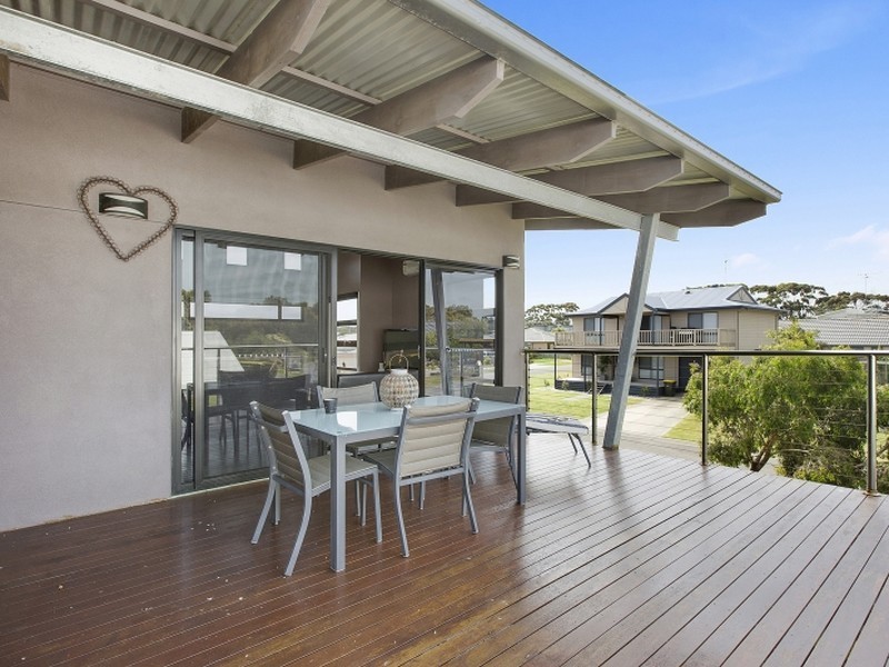 11 Endeavour Place, Inverloch VIC 3996