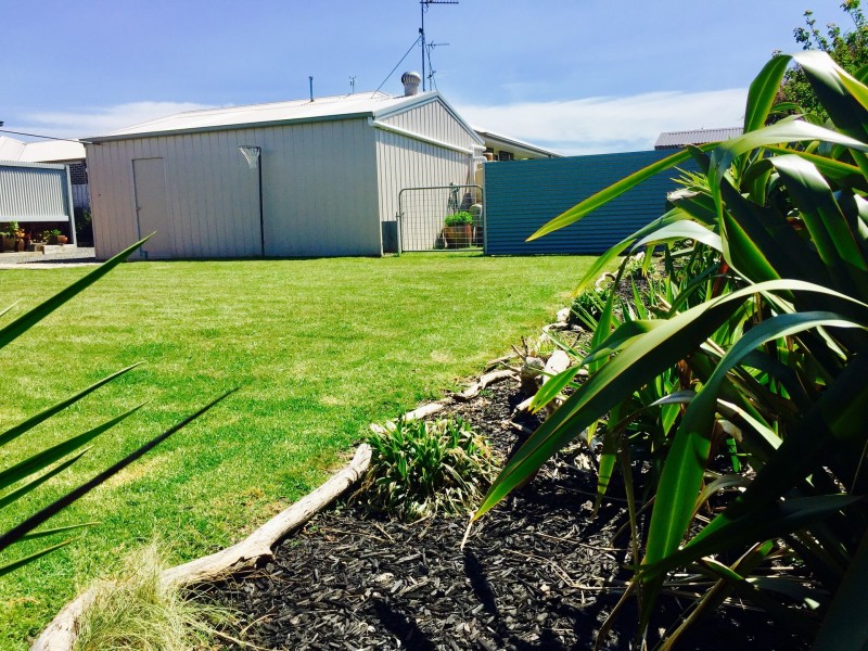 8 Surrey Place, Inverloch VIC 3996