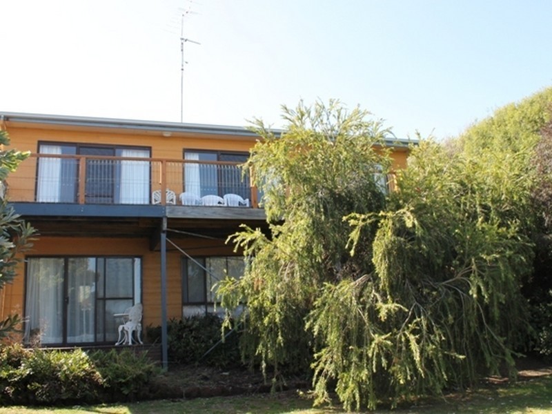 63 The Esplanade, Inverloch VIC 3996