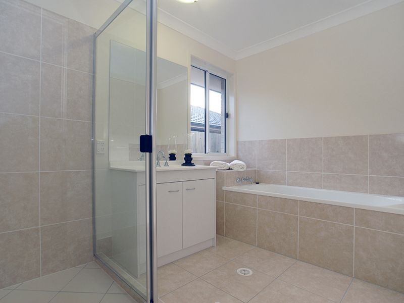 17 Mansell Street, Little Mountain QLD 4551