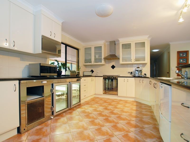 3 Brolga Court, Little Mountain QLD 4551