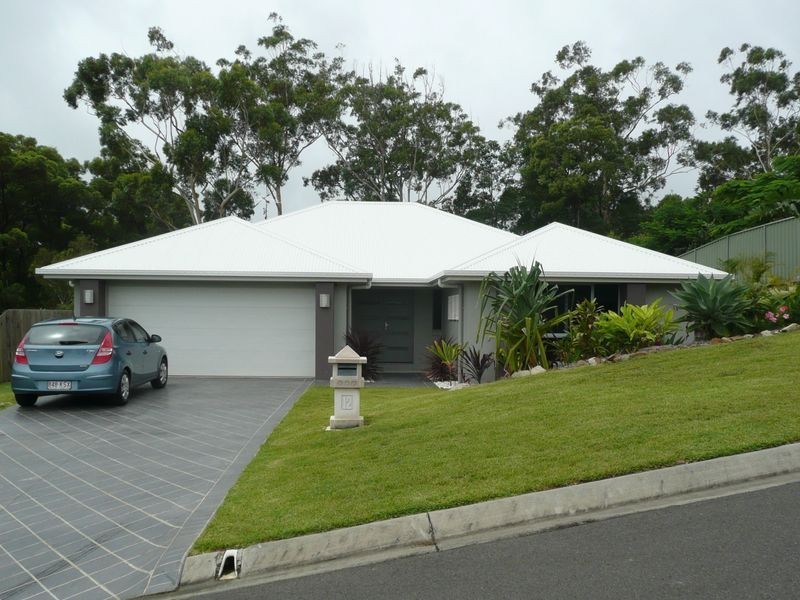12 Heath Court, Little Mountain QLD 4551