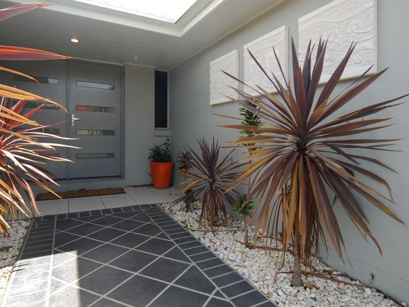 12 Heath Court, Little Mountain QLD 4551