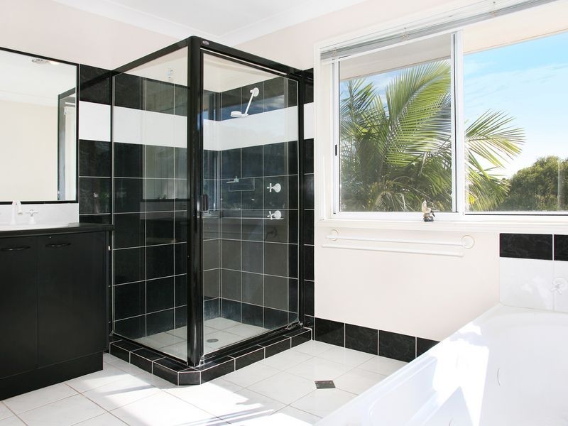 15 Pinewood Street, Little Mountain QLD 4551