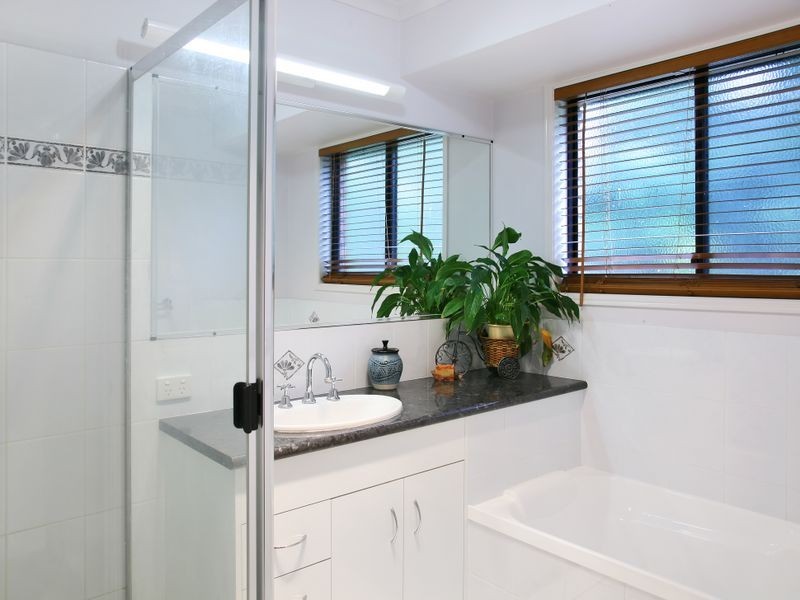 27 Forsyth Place, Mooloolah Valley QLD 4553