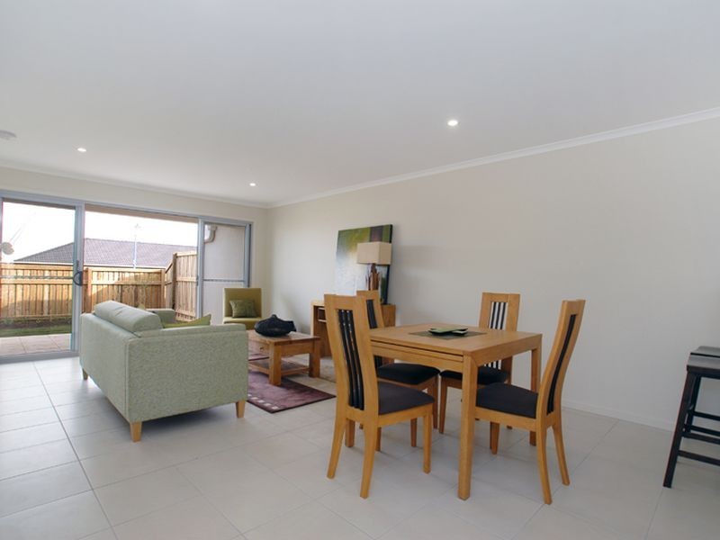 27 Rawson Street, Caloundra QLD 4551