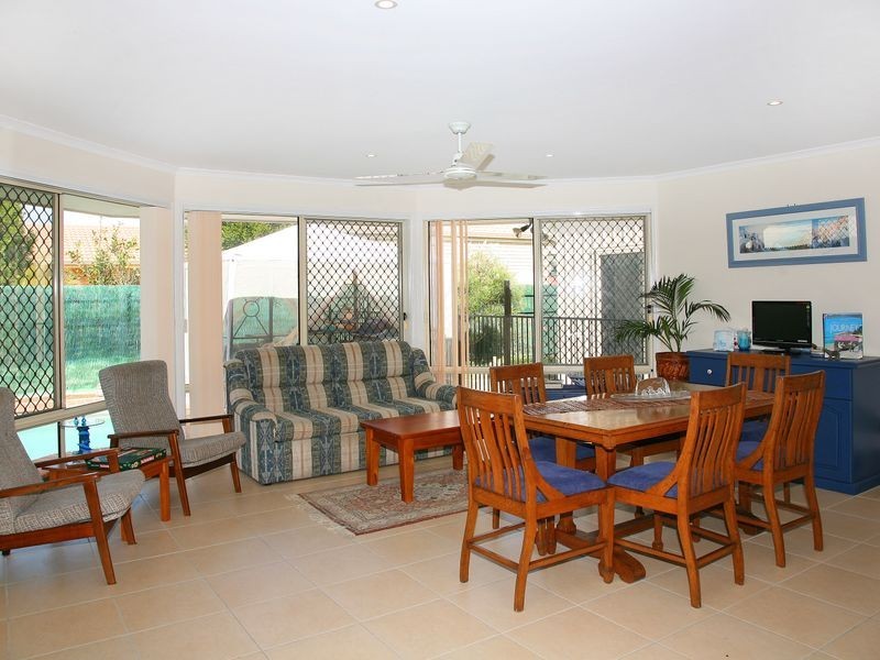 2 Wildflower Way, Little Mountain QLD 4551