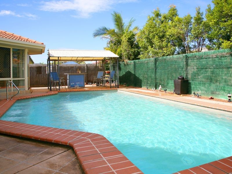 2 Wildflower Way, Little Mountain QLD 4551