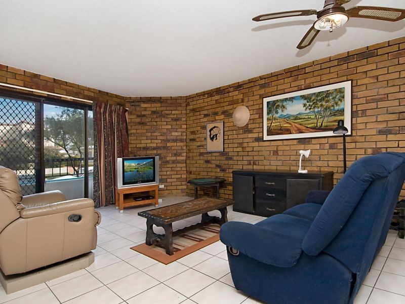 2/1 Burke Street, Golden Beach QLD 4551