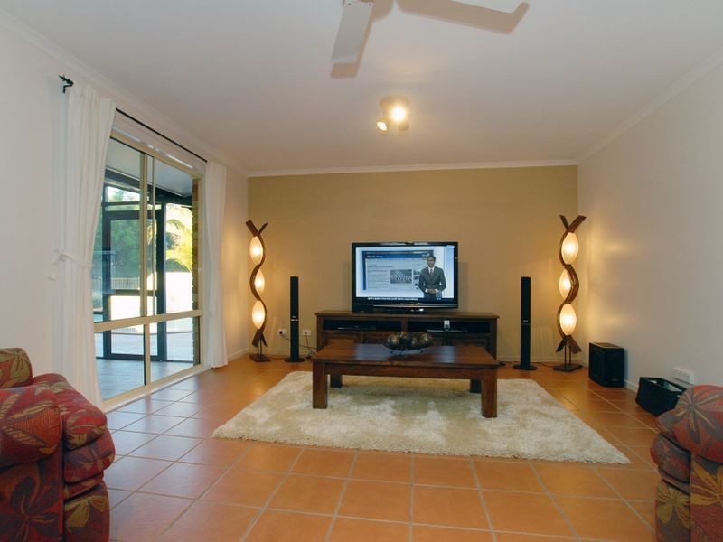 24 Koala Court, Little Mountain QLD 4551