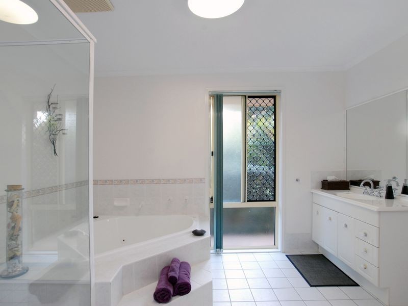 24 Koala Court, Little Mountain QLD 4551