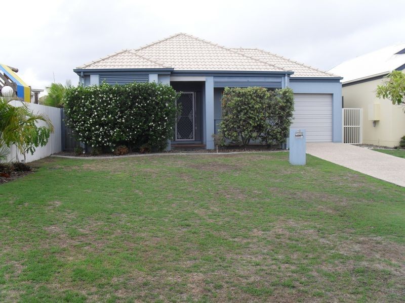 17 Saint Lucia Crescent, Kawana Island QLD 4575