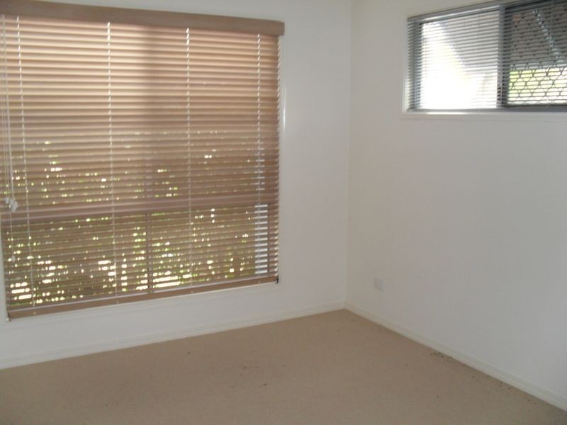 17 Saint Lucia Crescent, Kawana Island QLD 4575