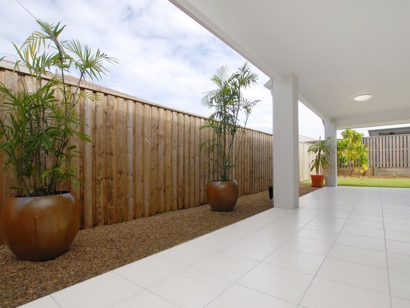25 Elvena Circuit, Little Mountain QLD 4551