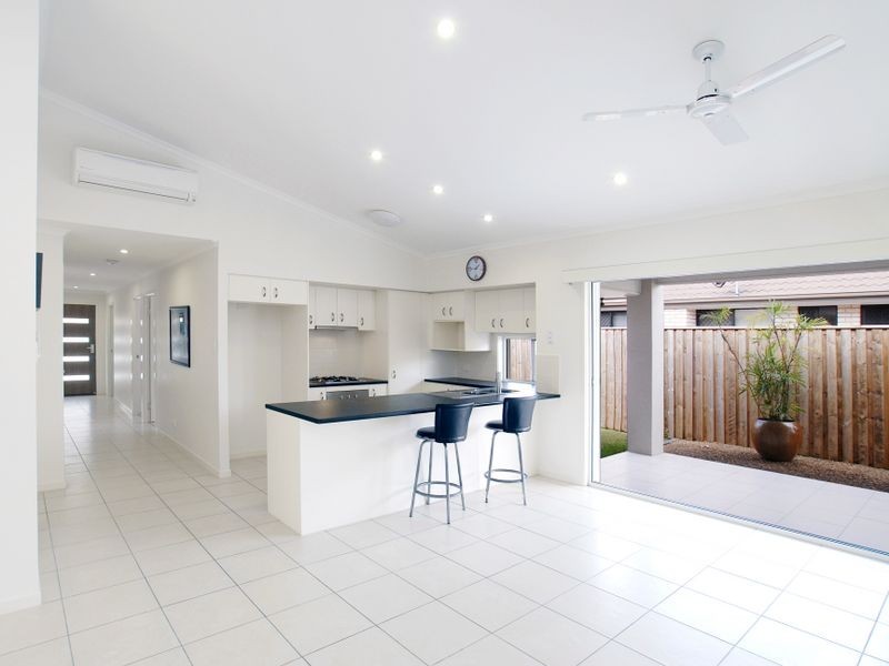 25 Elvena Circuit, Little Mountain QLD 4551