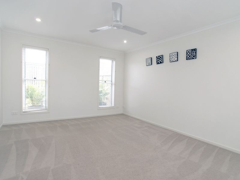 25 Elvena Circuit, Little Mountain QLD 4551