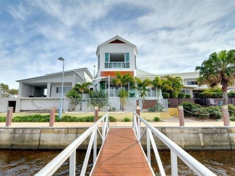 11 Antigua Court, Kawana Island QLD 4575