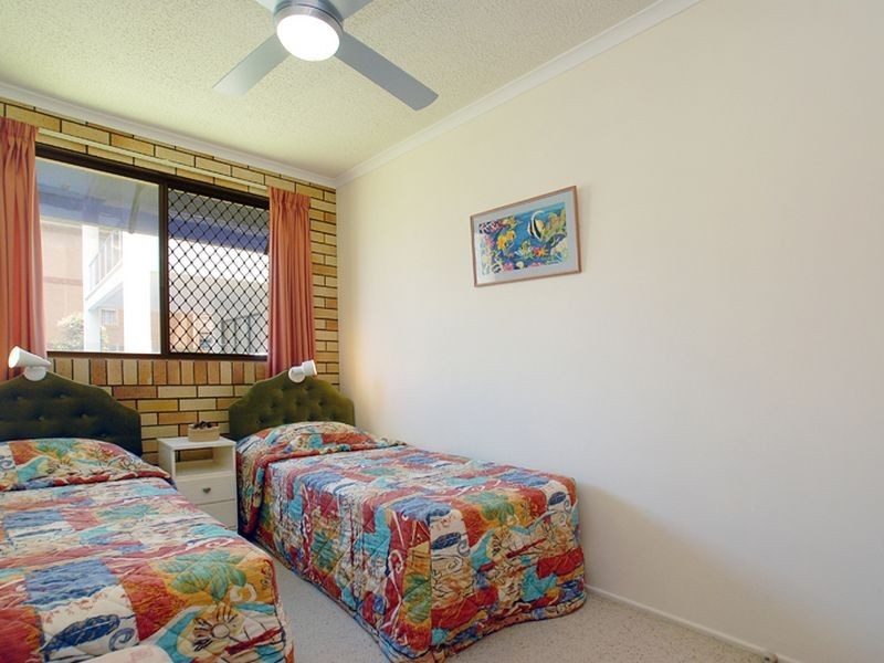 1/8 Dingle Avenue, Caloundra QLD 4551