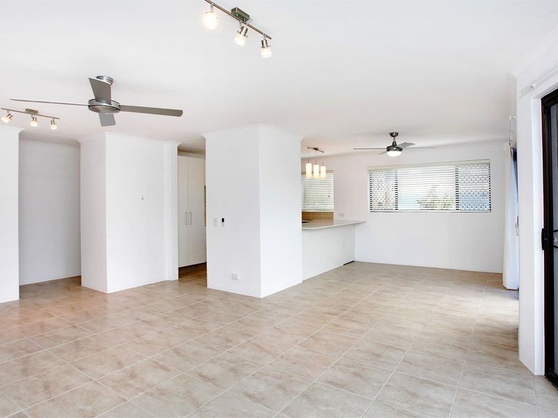 2/1 Burke Street, Golden Beach QLD 4551