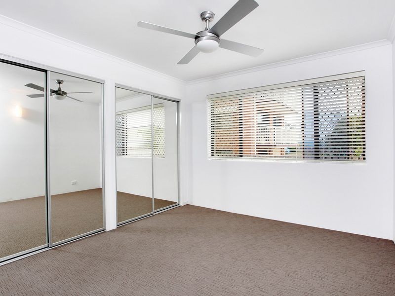 2/1 Burke Street, Golden Beach QLD 4551