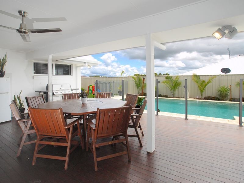 8 Middle Creek Road, Little Mountain QLD 4551