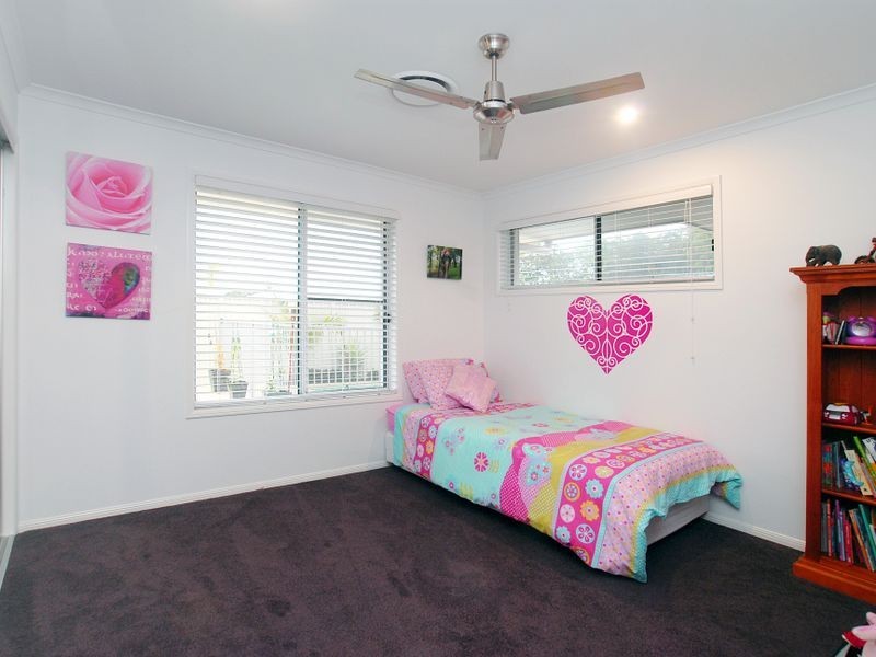 8 Middle Creek Road, Little Mountain QLD 4551