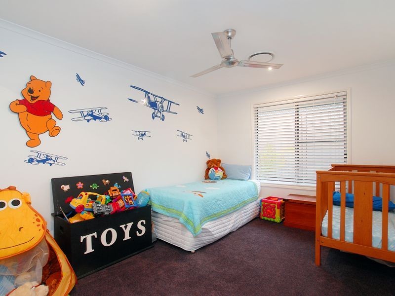 8 Middle Creek Road, Little Mountain QLD 4551