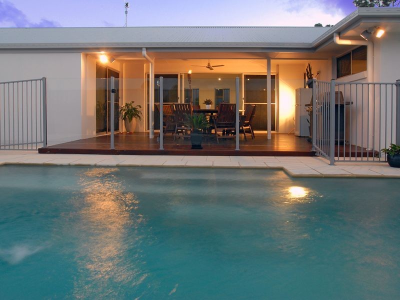 8 Middle Creek Road, Little Mountain QLD 4551