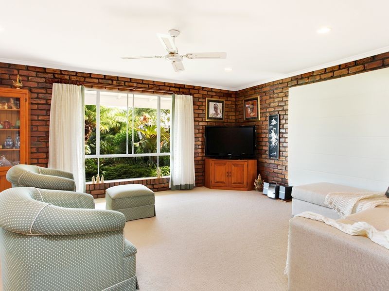 1 Cutler Court, Golden Beach QLD 4551