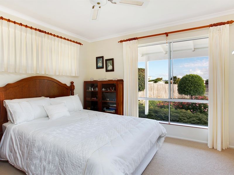 1 Cutler Court, Golden Beach QLD 4551