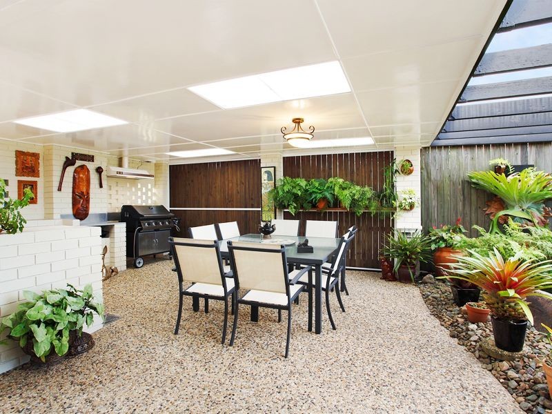 1 Cutler Court, Golden Beach QLD 4551