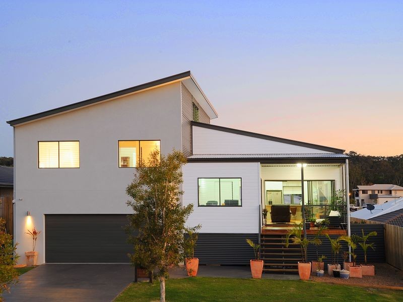 4 Leeside Street, Little Mountain QLD 4551