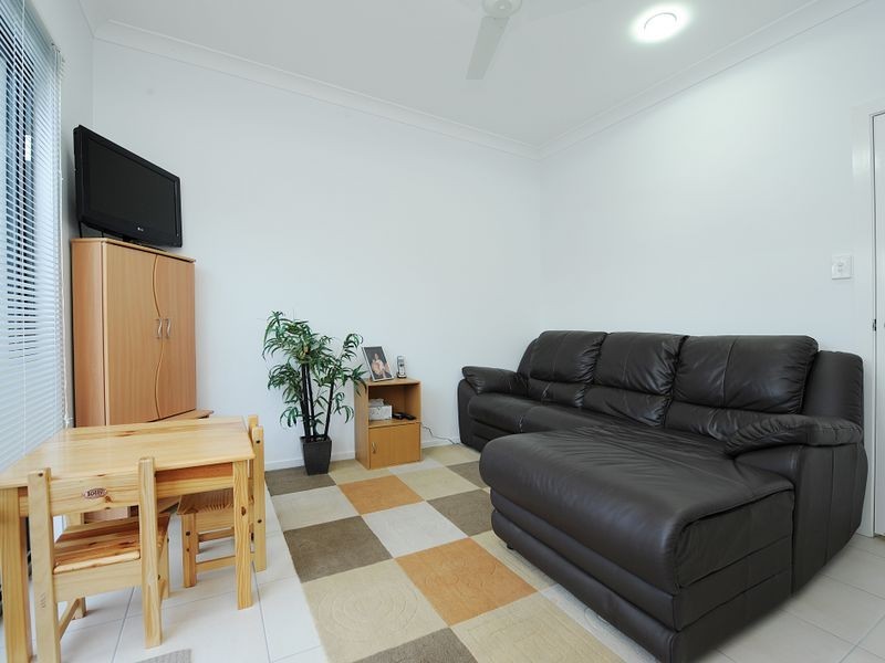 4 Leeside Street, Little Mountain QLD 4551