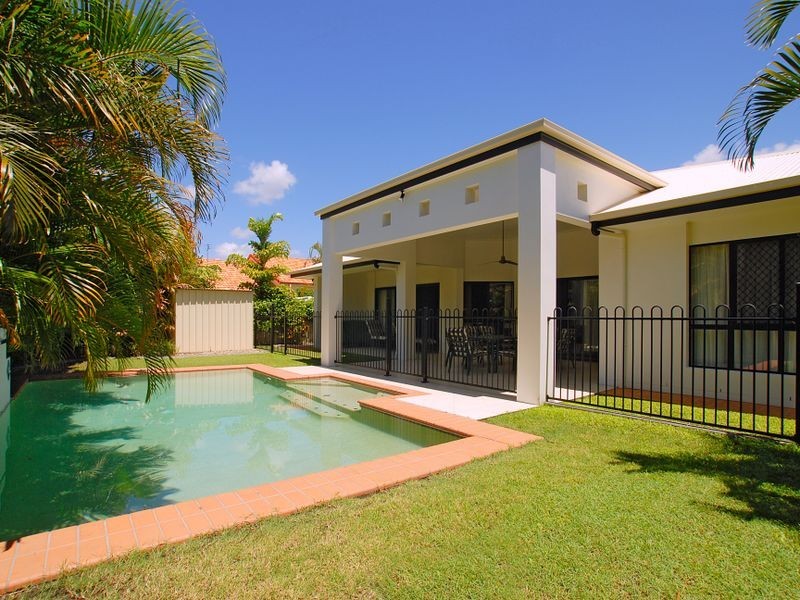 5 Resolution Street, Pelican Waters QLD 4551