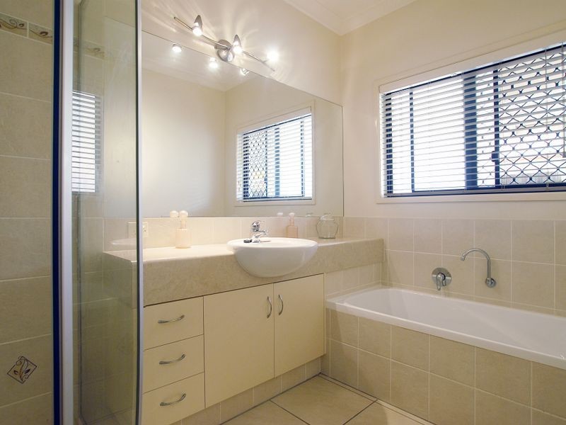 5 Resolution Street, Pelican Waters QLD 4551