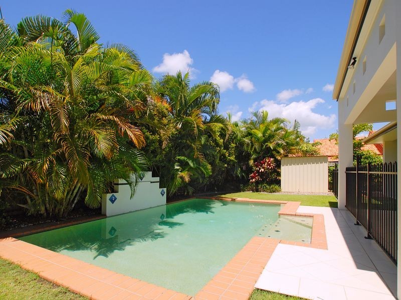 5 Resolution Street, Pelican Waters QLD 4551
