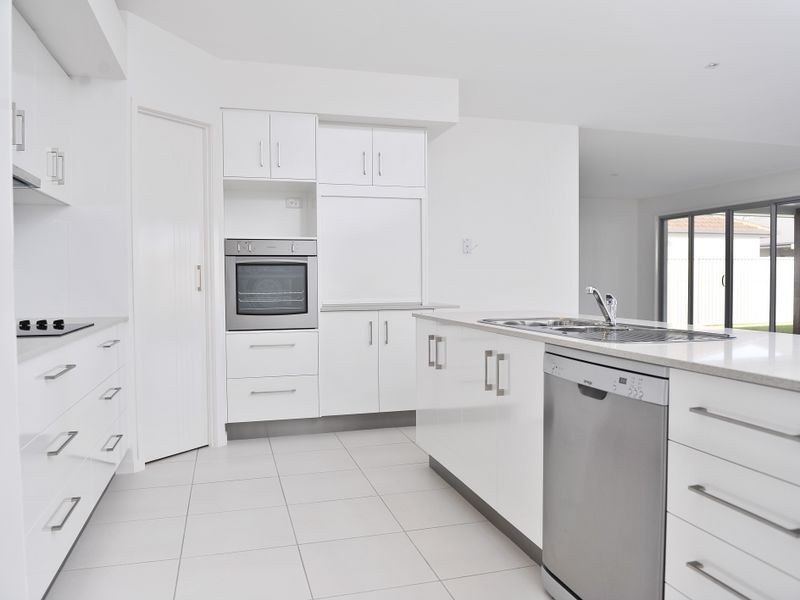 19 Whitehaven Way, Pelican Waters QLD 4551