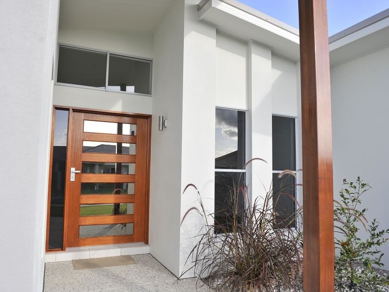 19 Whitehaven Way, Pelican Waters QLD 4551