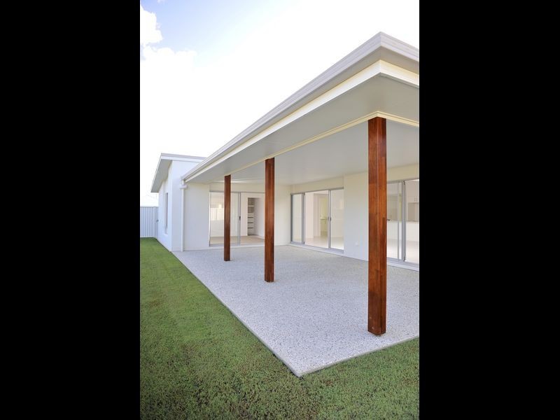 19 Whitehaven Way, Pelican Waters QLD 4551