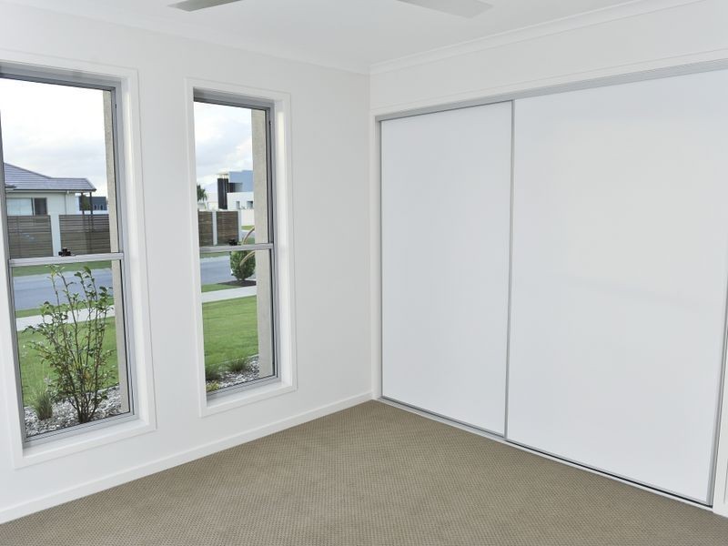 19 Whitehaven Way, Pelican Waters QLD 4551