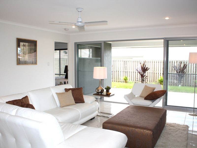 15 Elvena Street, Little Mountain QLD 4551