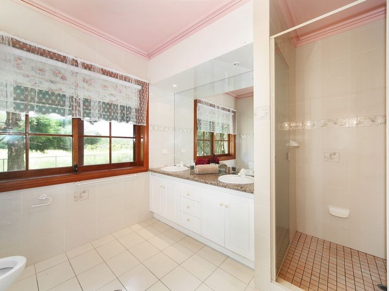 528 Steve Irwin Way, Glass House Mountains QLD 4518