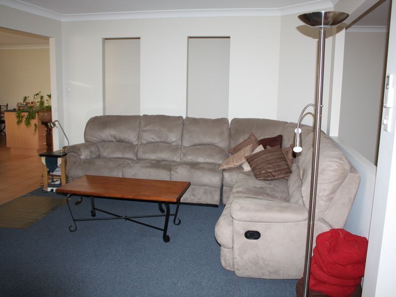 10 Riverbend Cres, Morayfield QLD 4506