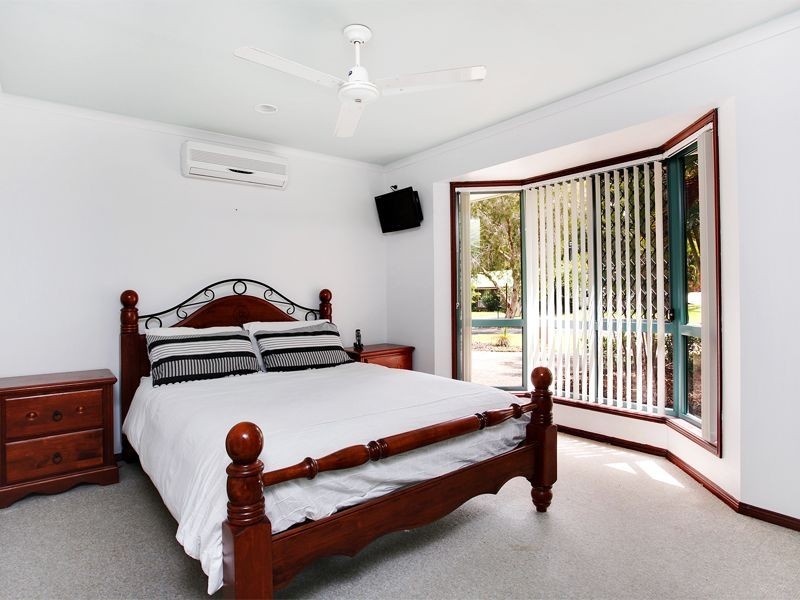 16 Athenree Place, Little Mountain QLD 4551