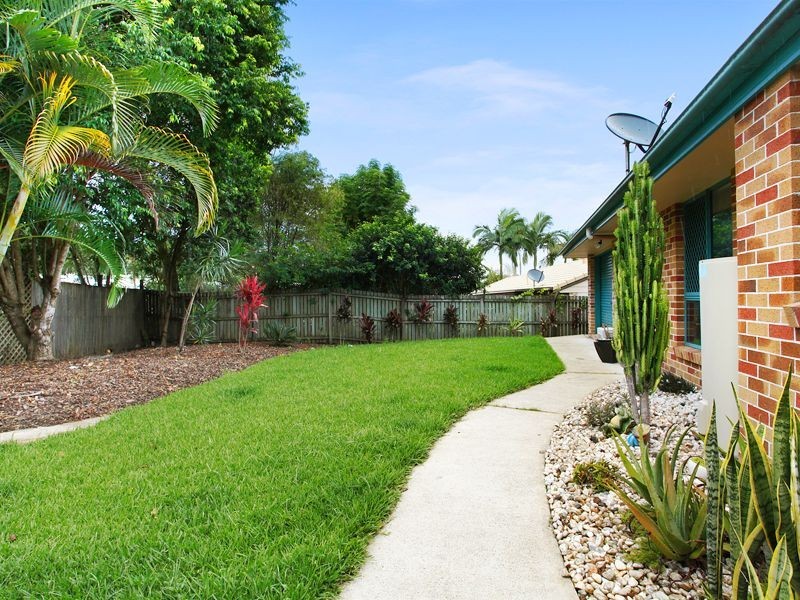 16 Athenree Place, Little Mountain QLD 4551