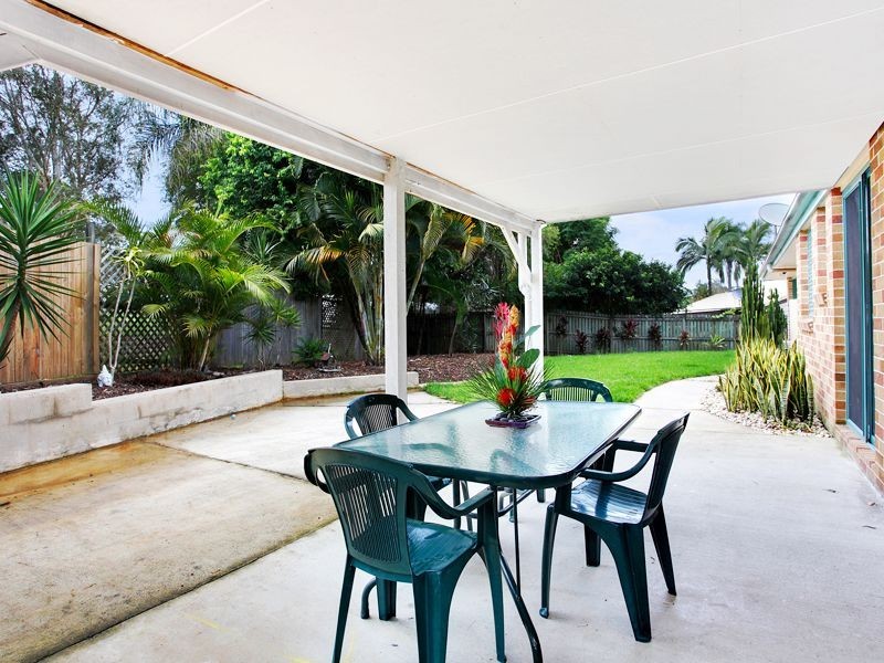 16 Athenree Place, Little Mountain QLD 4551