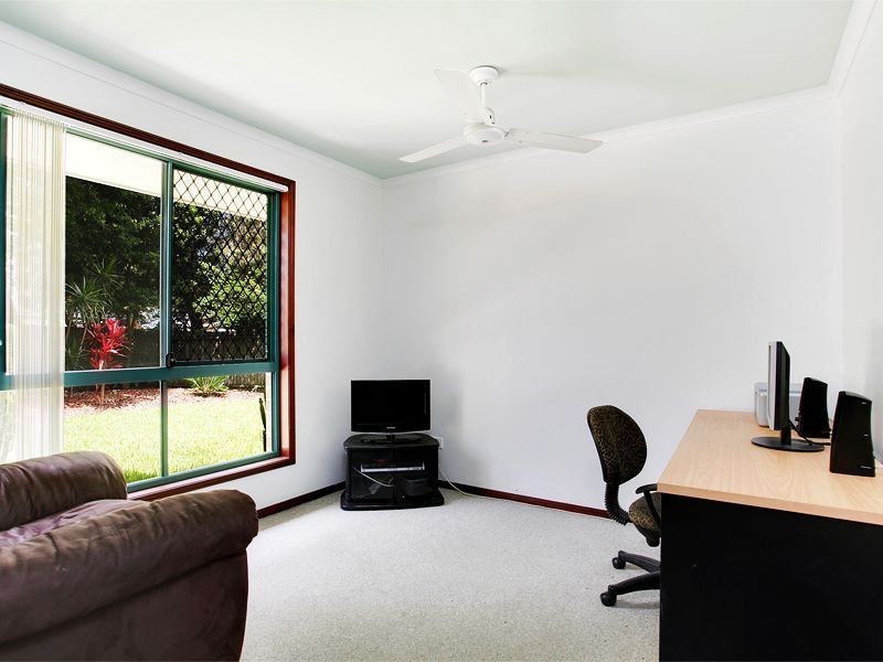 16 Athenree Place, Little Mountain QLD 4551