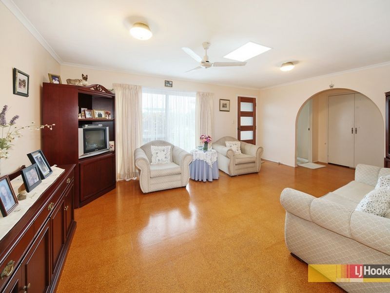 18 Coonowrin Street, Battery Hill QLD 4551